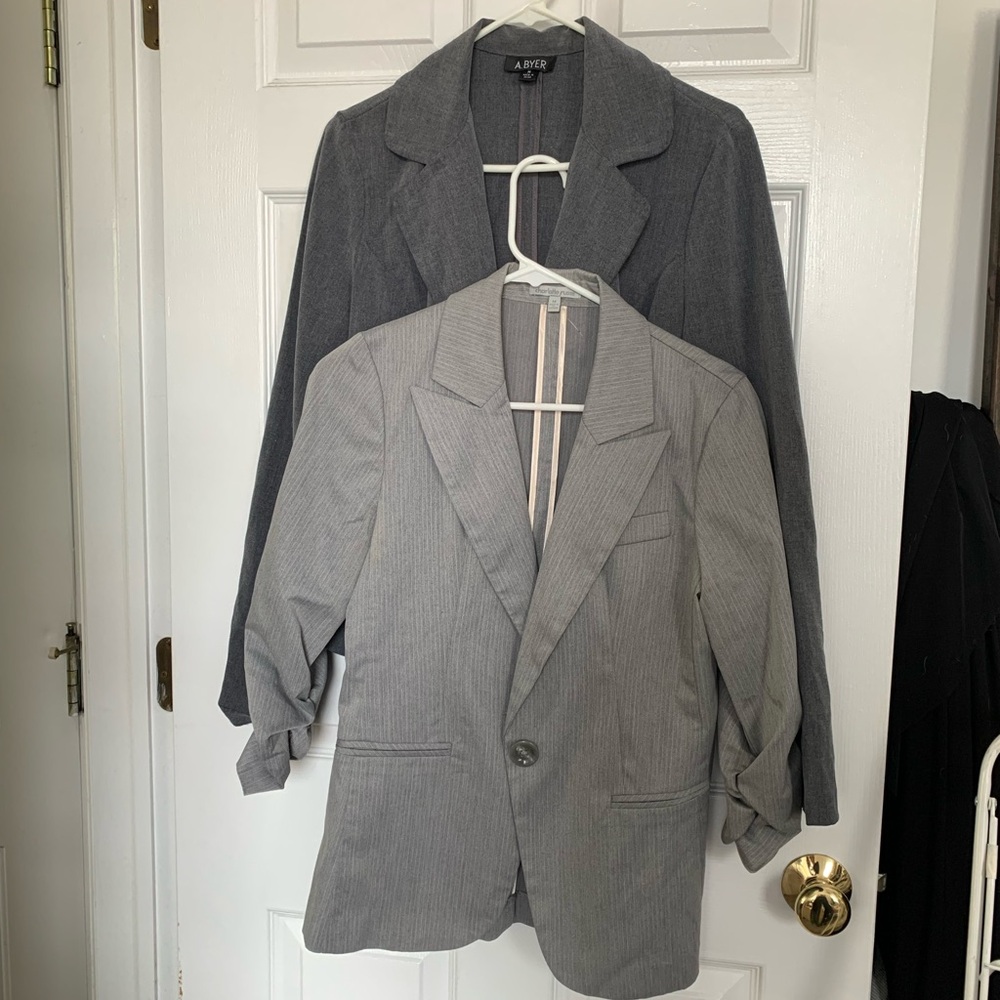 2 gray blazers 🩶